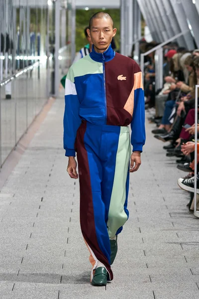 Look 48